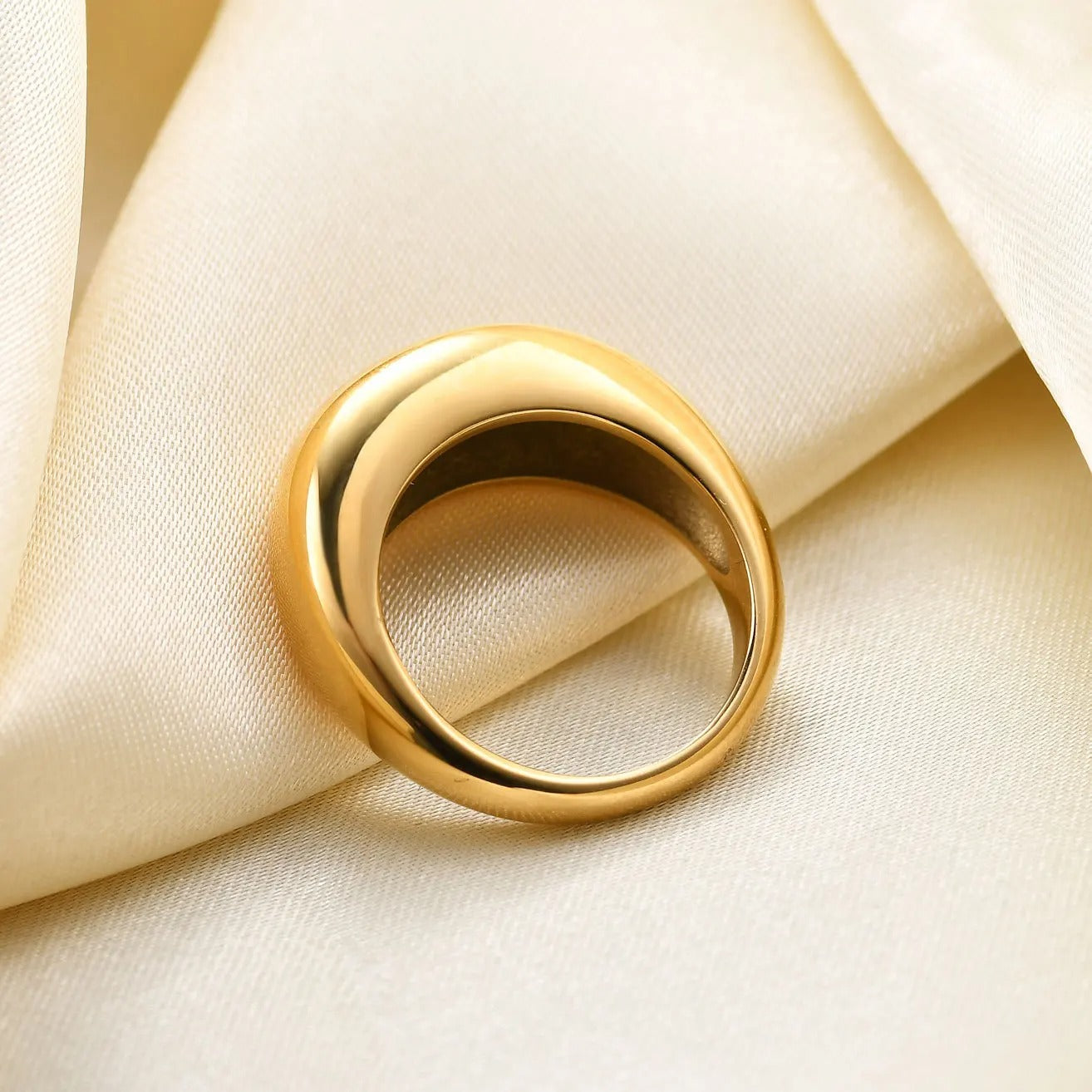 Anillo Dorado Clásico