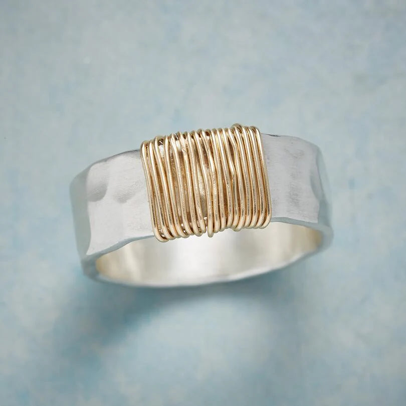 Anillo Equilibrio Dorado